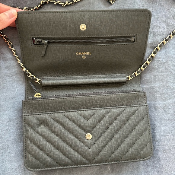 Chanel Matte Black Caviar Classic Chevron Wallet on Chain Flap Bag - Picture 3 of 10